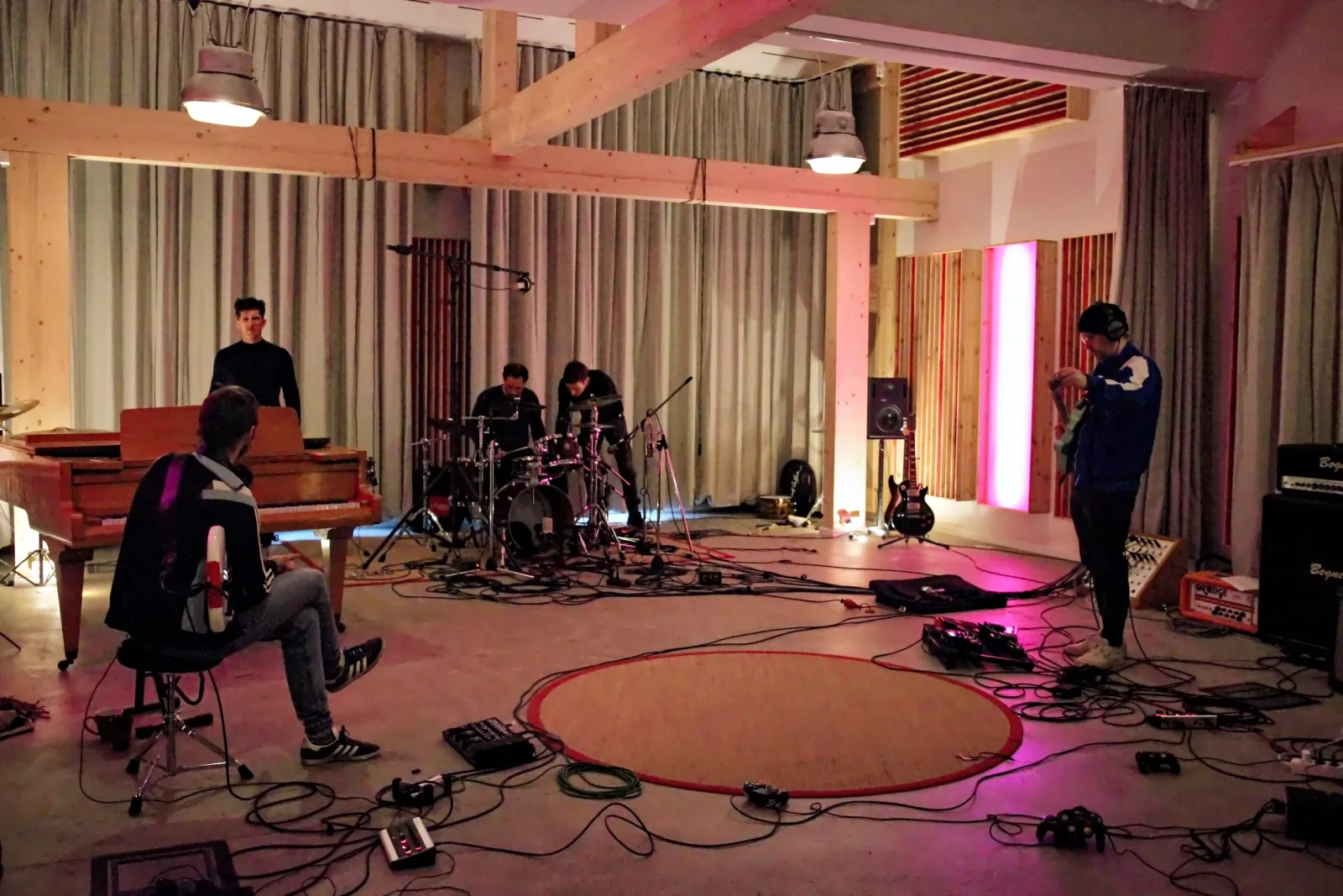 Band bei einer Live-Aufnahme in Aufnahmeraum A