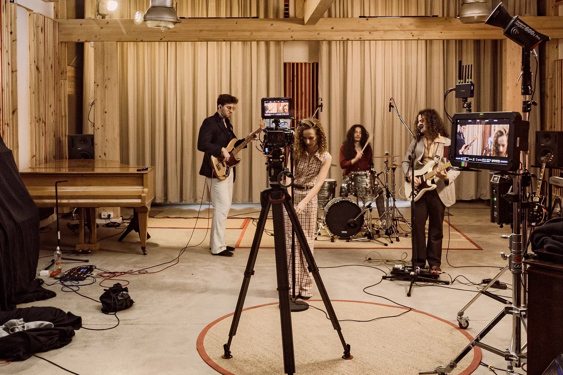 Musikvideo-Dreh einer Band in Aufnahmeraum A